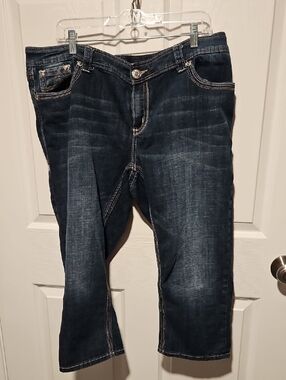 Seven7 Women's Dark Blue Capri Jeans